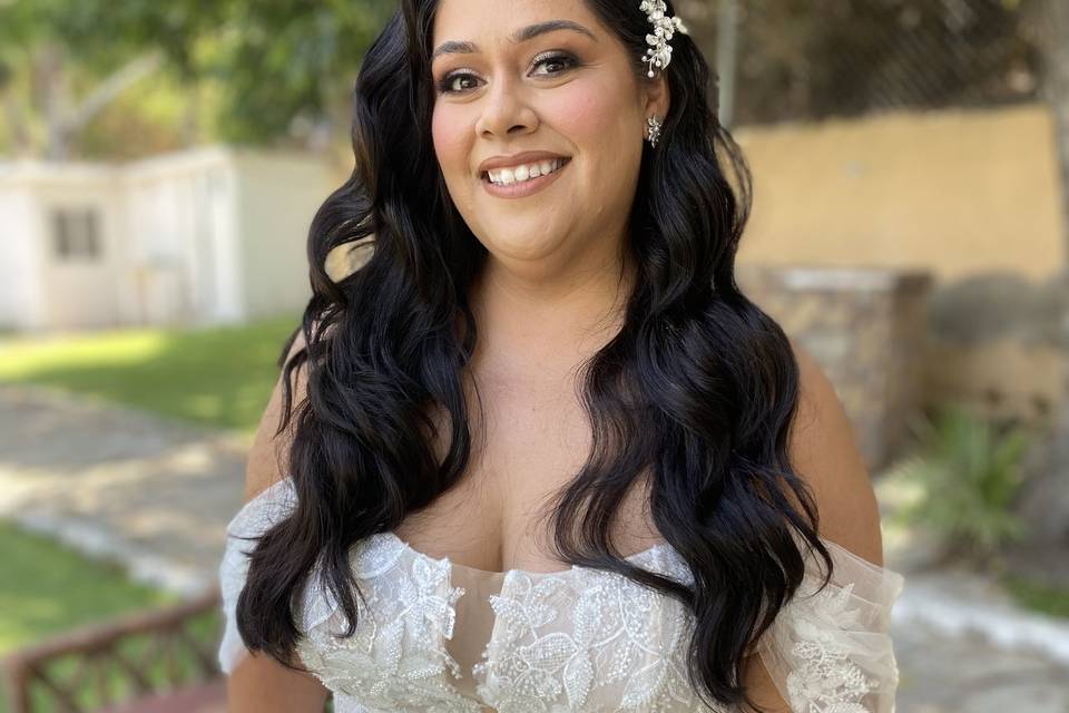 Una novia hermosa y feliz
