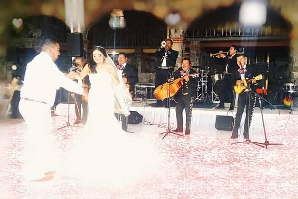 Mariachi Tierra mía