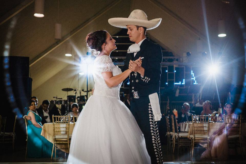 Liliana & Pepe (Primer Baile)