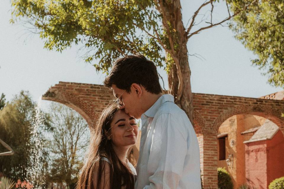 Pareja abrazada
