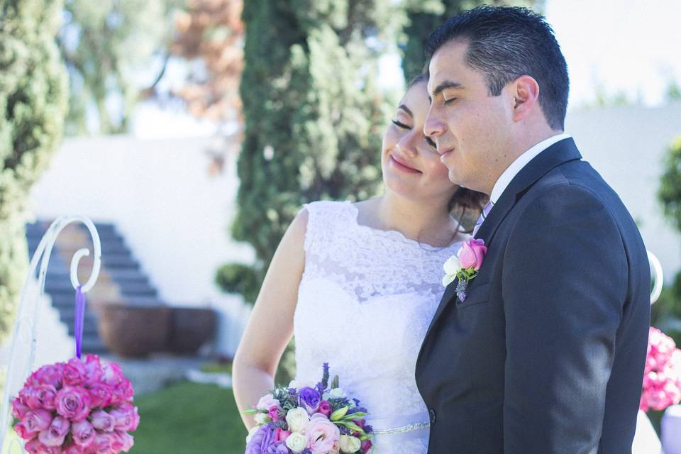 Novios en boda