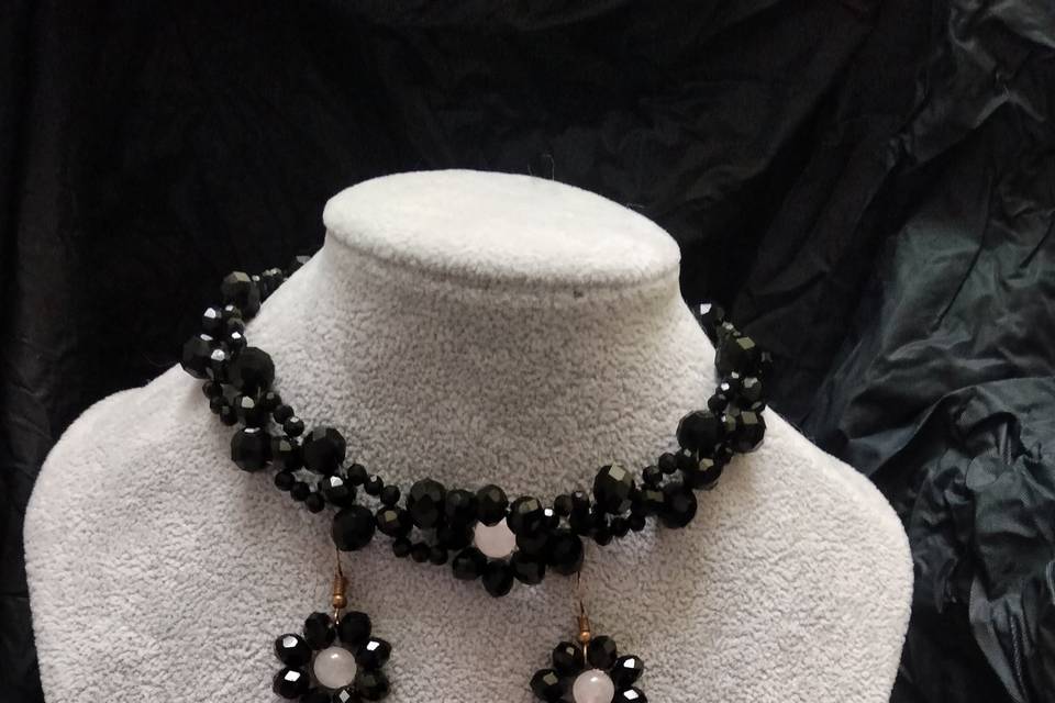 Collar negro
