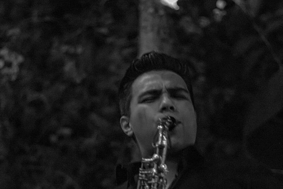 Saxofonista Gustavo Cervantes