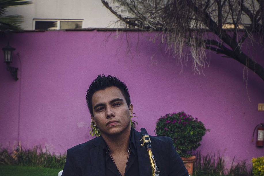 Saxofonista Gustavo Cervantes