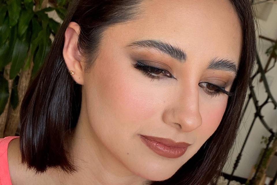 Maquillaje tonos cafés