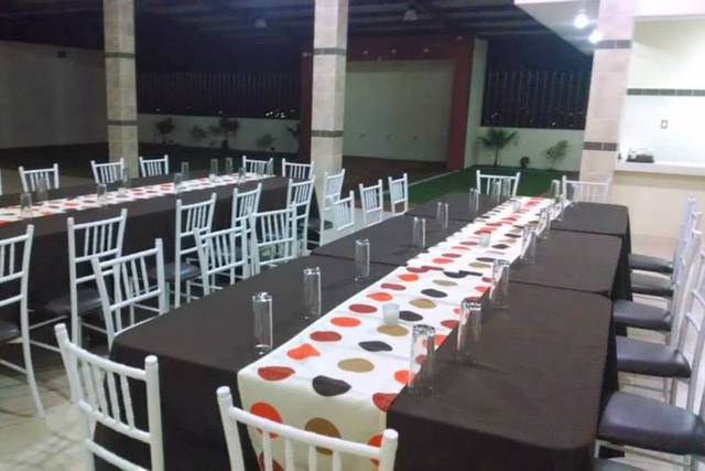 Montaje de mesas y sillas