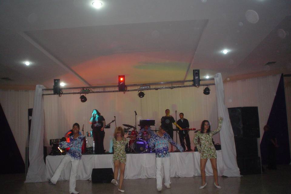 Grupo Musical El Clon