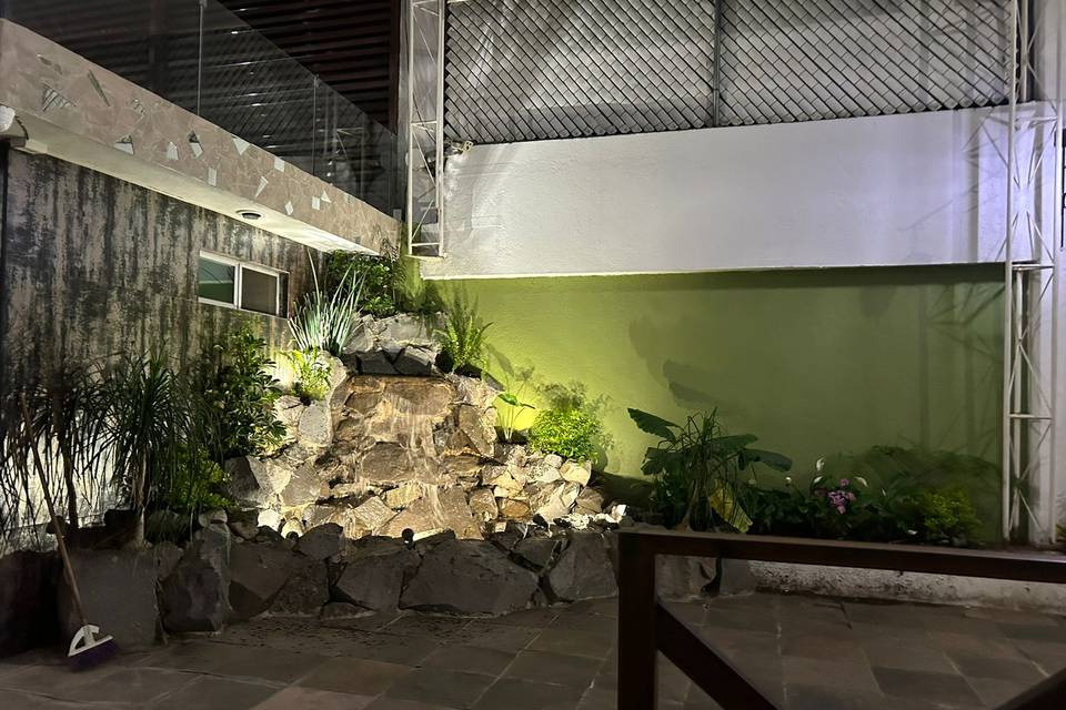 Patio iluminado