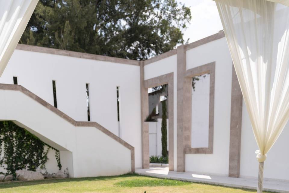 Mesa redonda silla bejuco
