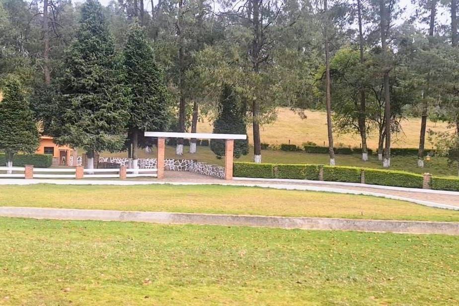 Recinto con jardín para eventos especiales