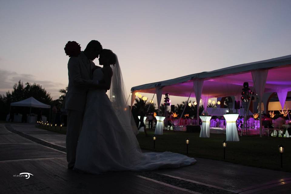 Wedding Pictures Cancún by Art & Photo