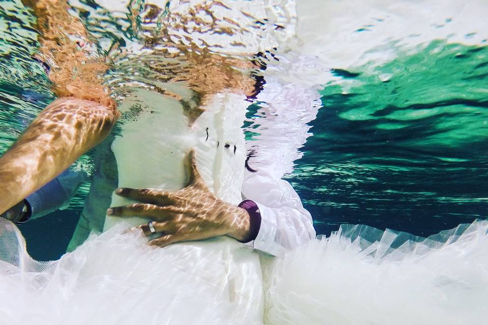 Novias bajo el agua cancun