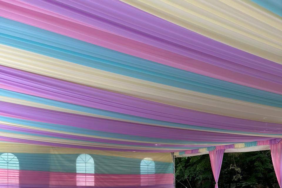 Toldo plisado tono pastel