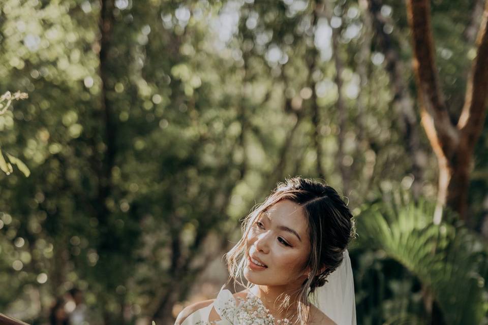 Tulum bride make up and hair