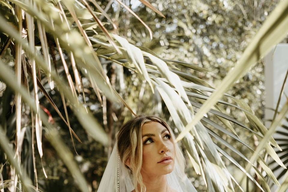 Tulum bride make up and hair