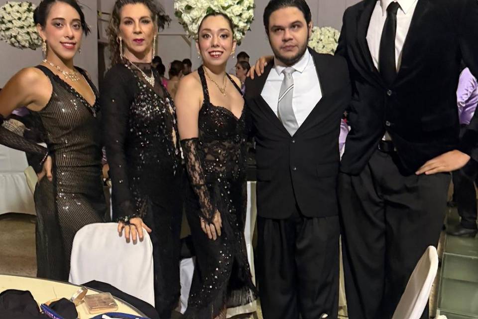 Bailarines y Directora