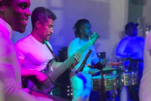 Una banda, una vibra