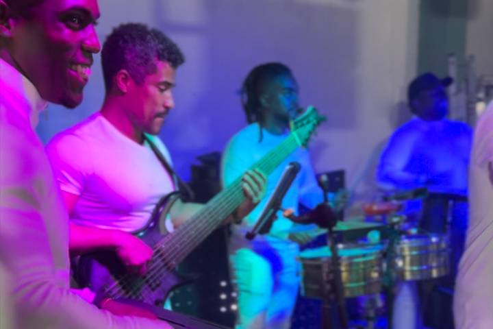 Una banda, una vibra