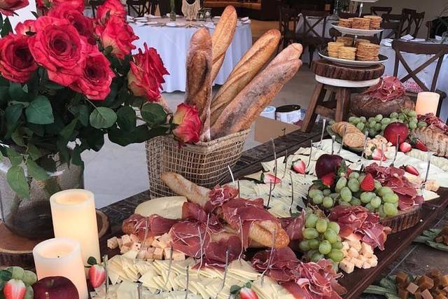 Quesos y charcuteria