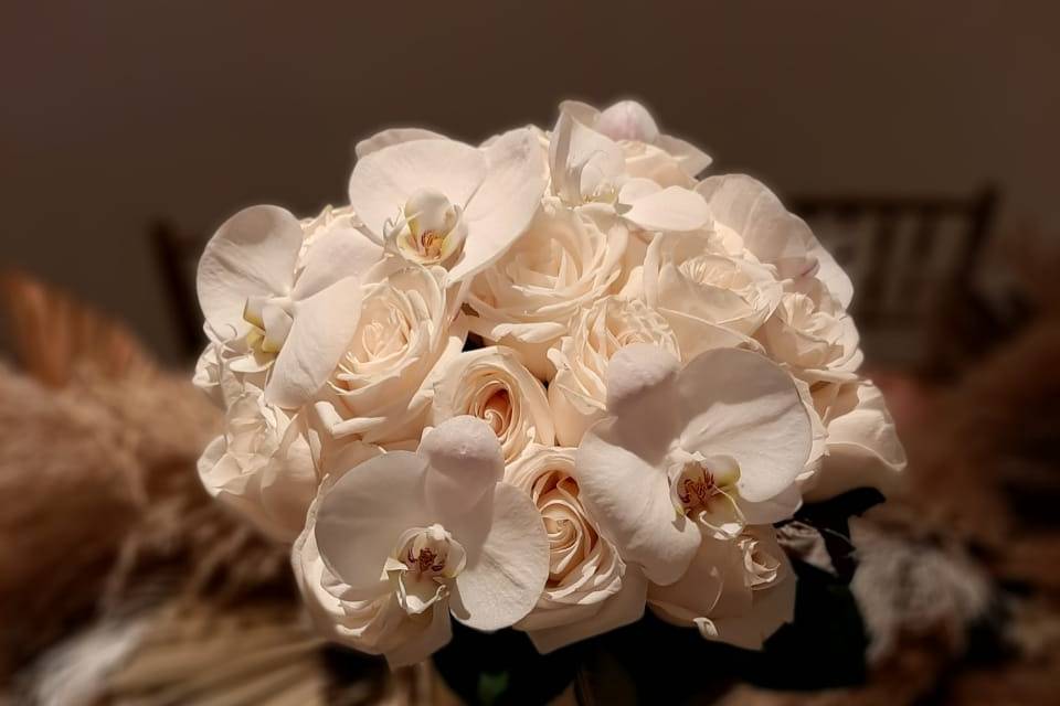 Bouquet rosas y orquideas