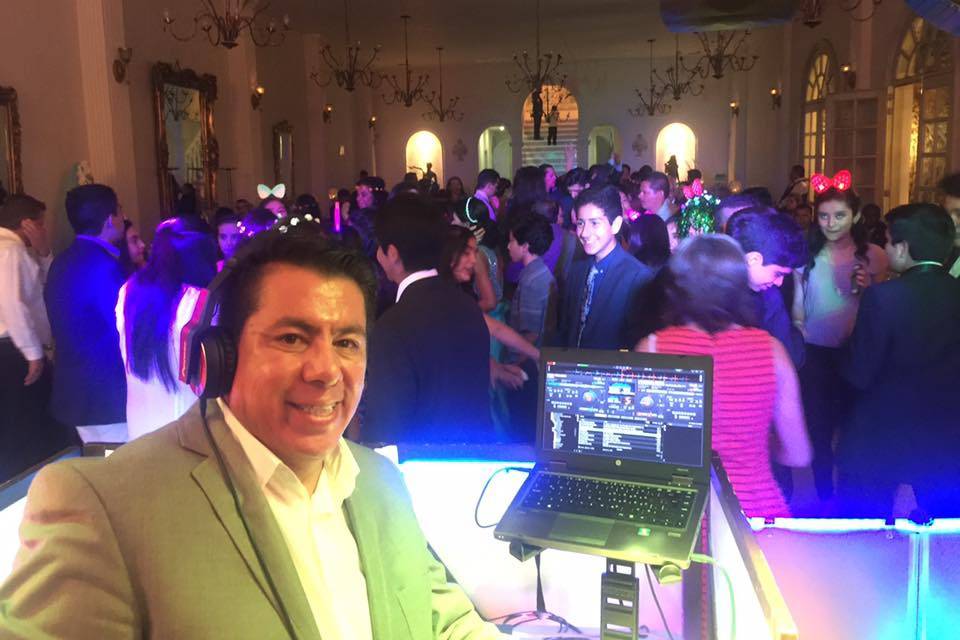 DJ  Jorge ALmanza