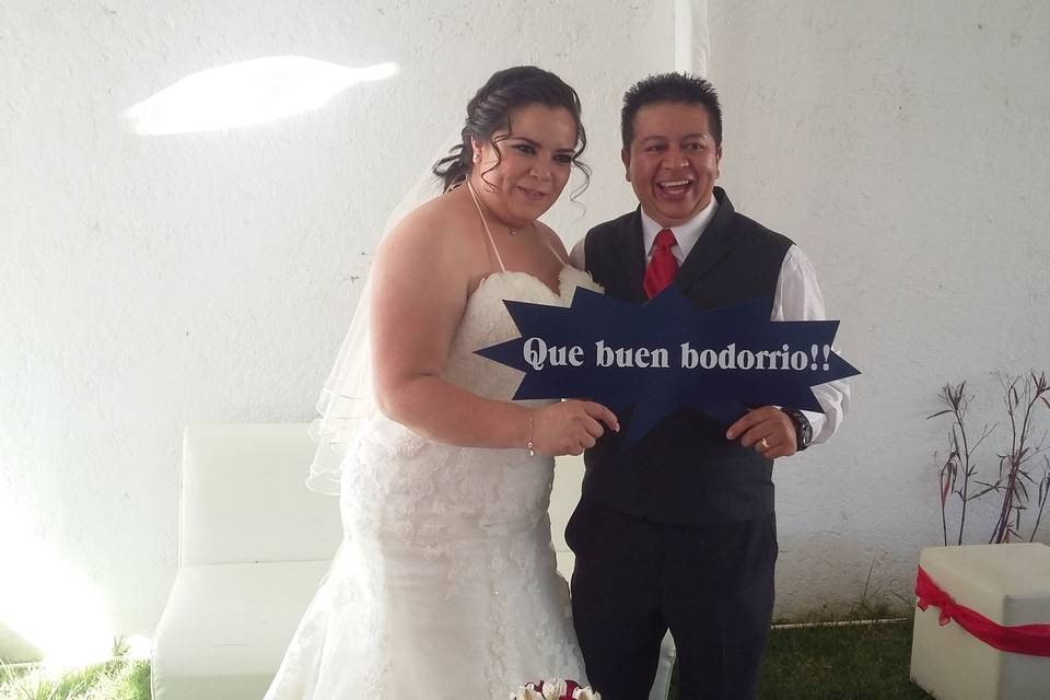 Divertidos los novios