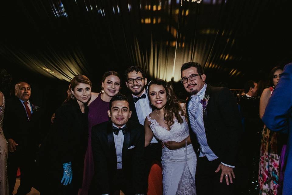En medio de la fiesta