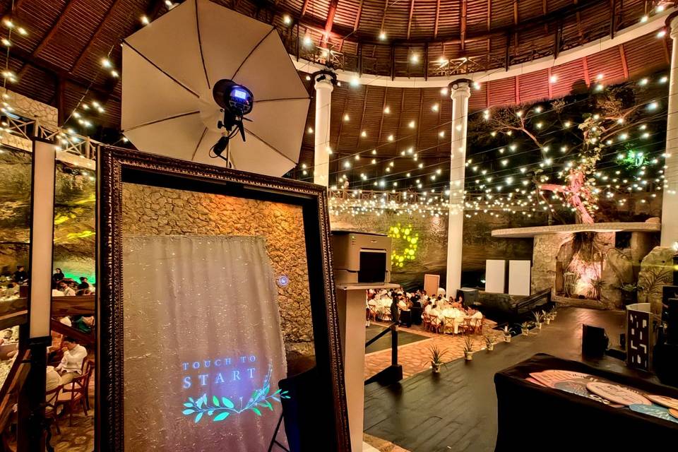 Wedding photo booth experience