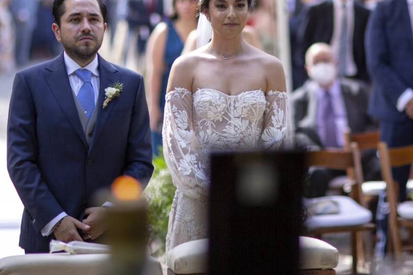 Novios en ceremonia