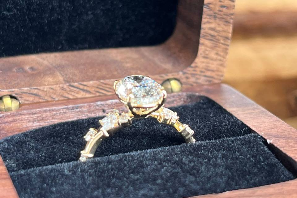 Anillo compromiso ovalado