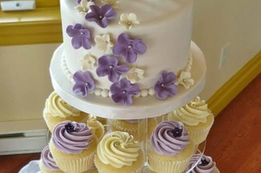 Pastel con cupcakes