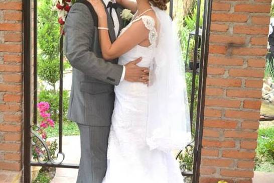 Beso de recién casados