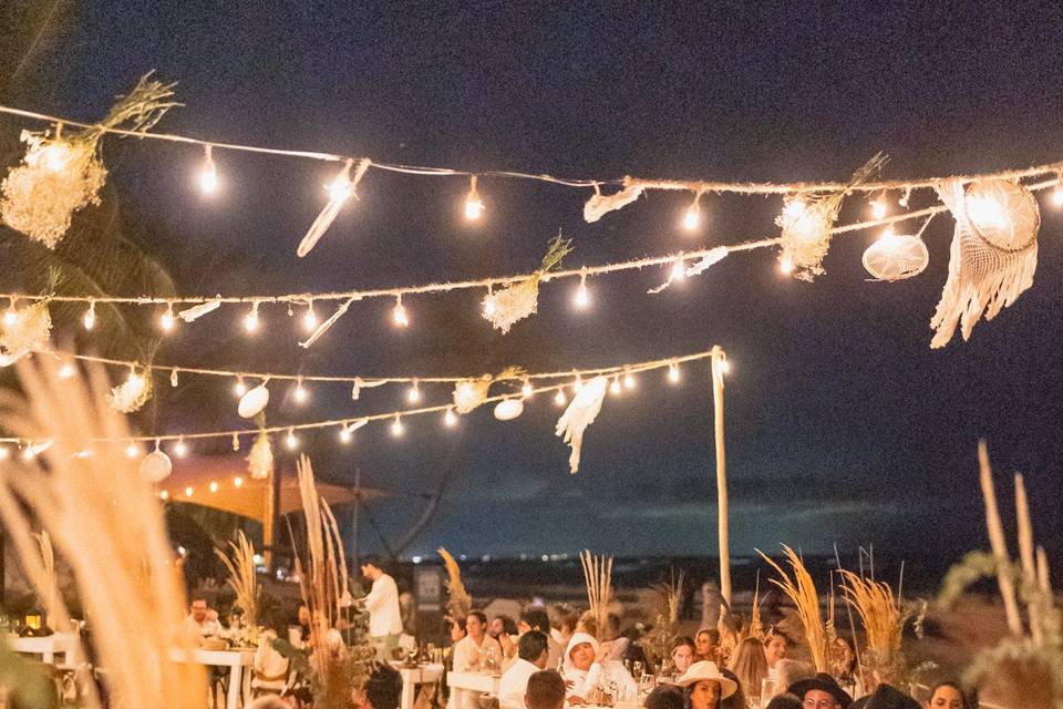 Espacio frente a la playa para celebraciones