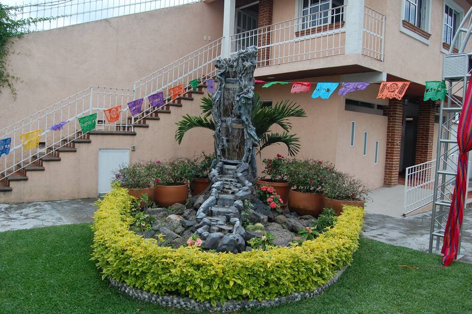 Fuente iluminada