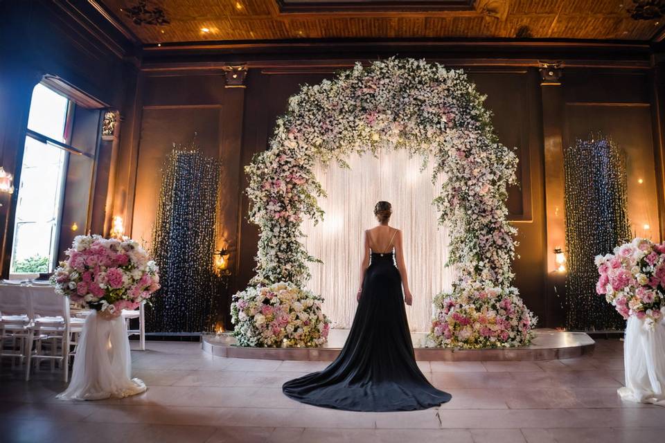 Altar boda Rosas y Clavelinas