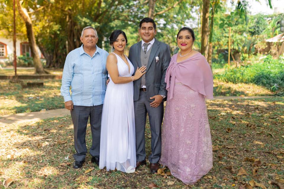 Posando con invitados