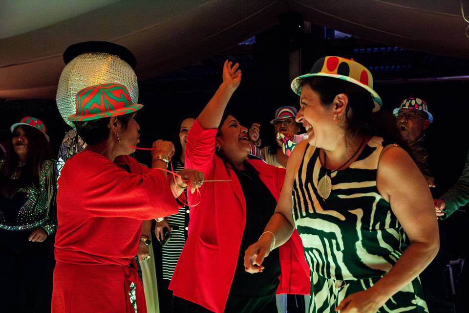 Festeja con nosotros