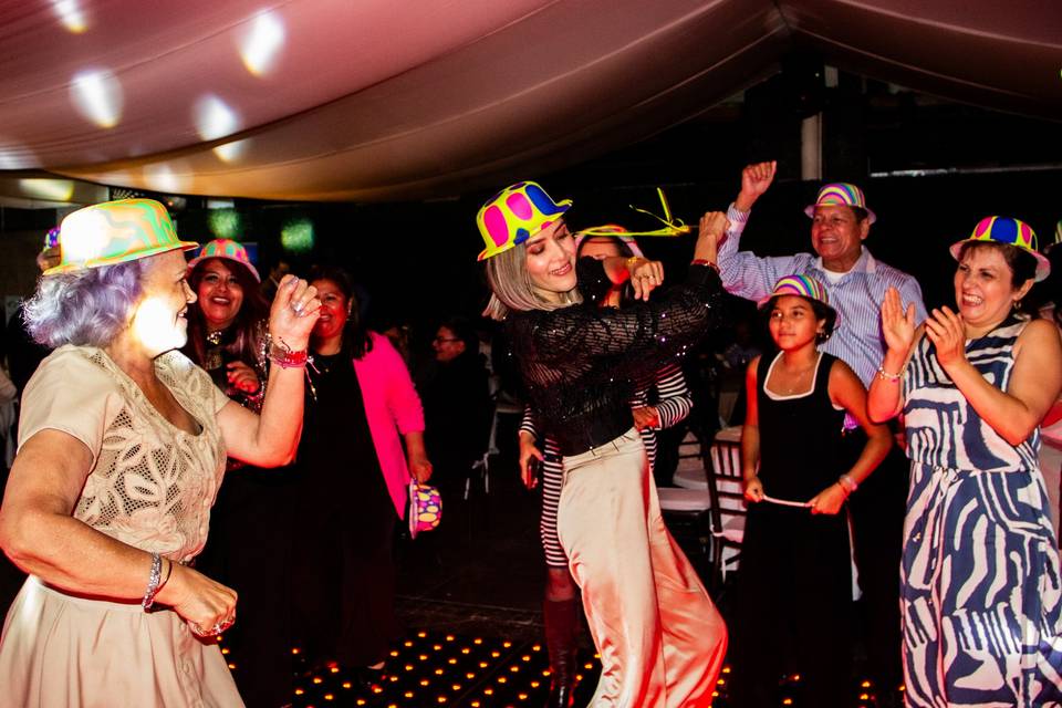 Vive la fiesta con Axis Live