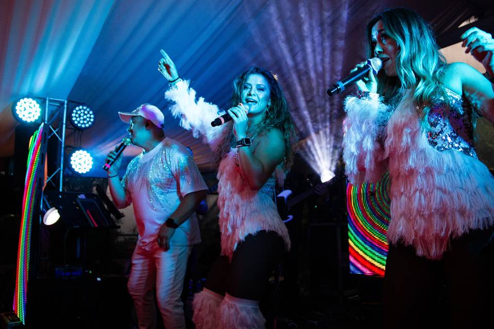 Show Pop, Axis Live