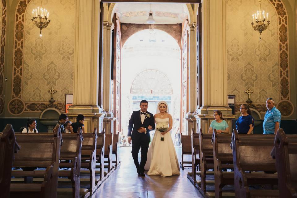 Novia entrando a ceremonia