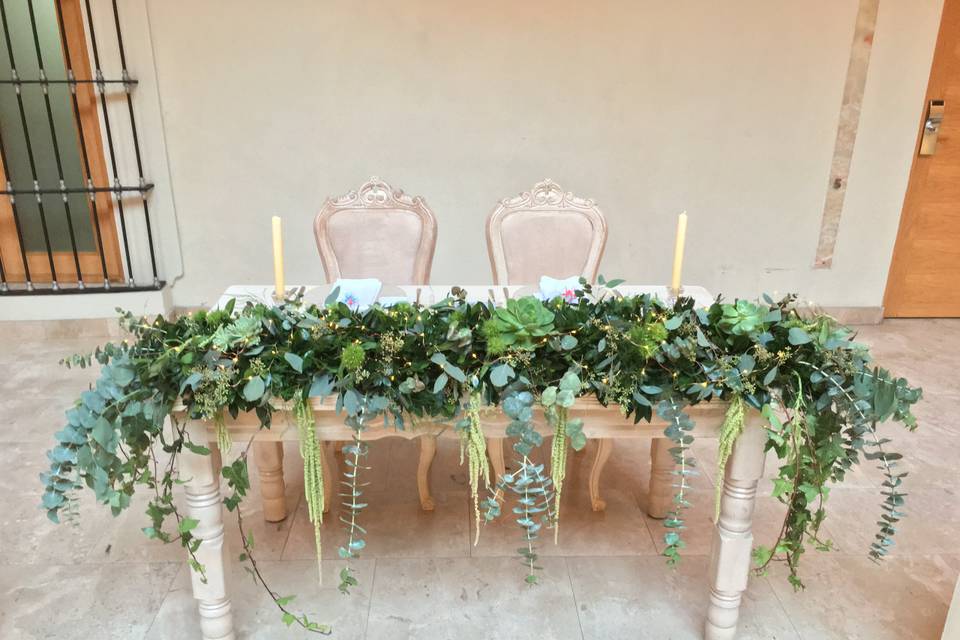 Mesa de novios greenery