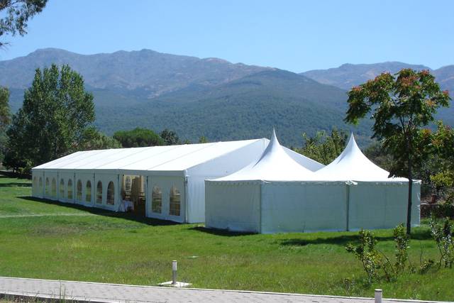 Montaje  con carpa árabe