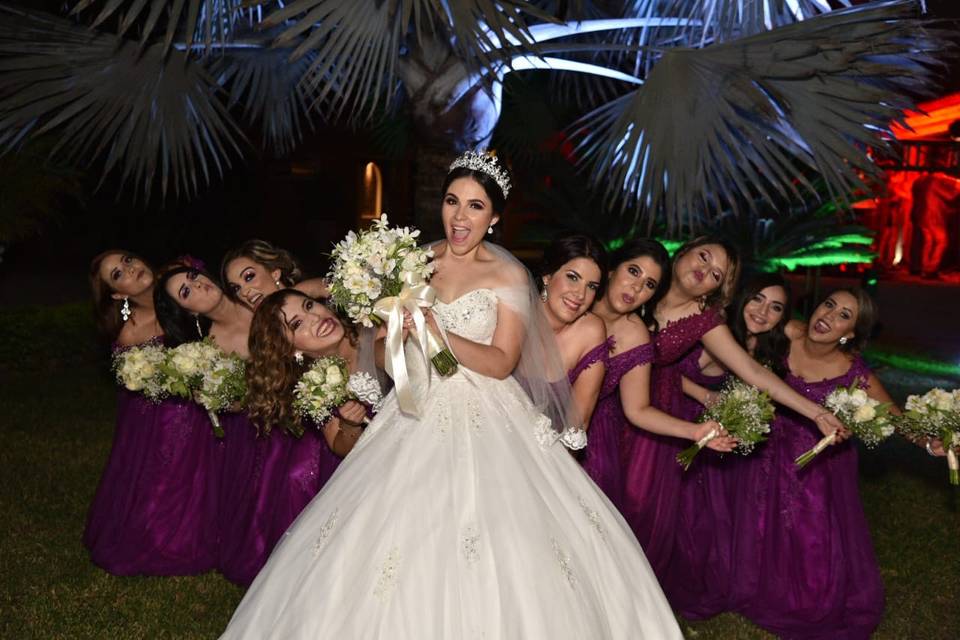 La novia y sus damas