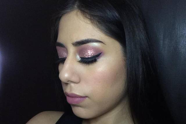 Makeup glitter