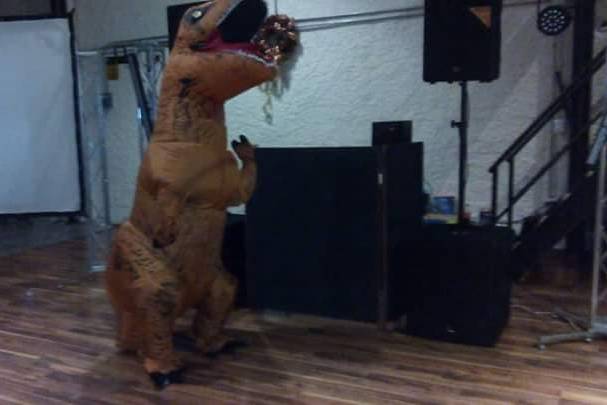 T-rex en su evento