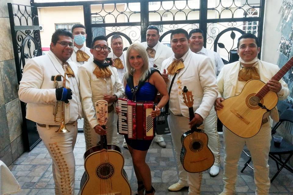 Mariachi Gallos de Oro