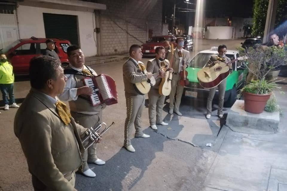 Mariachi Gallos de Oro