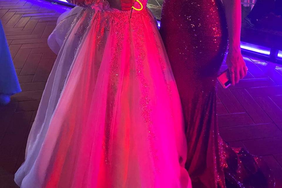 Novia con organizadora de bodas