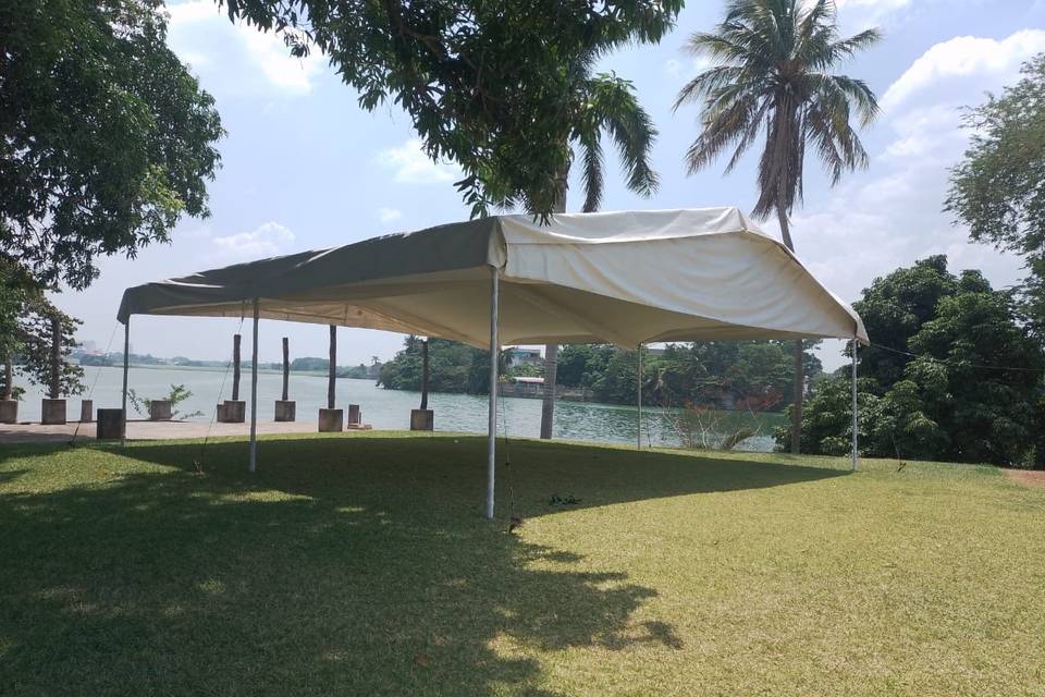 Toldo a dos aguas de lujo