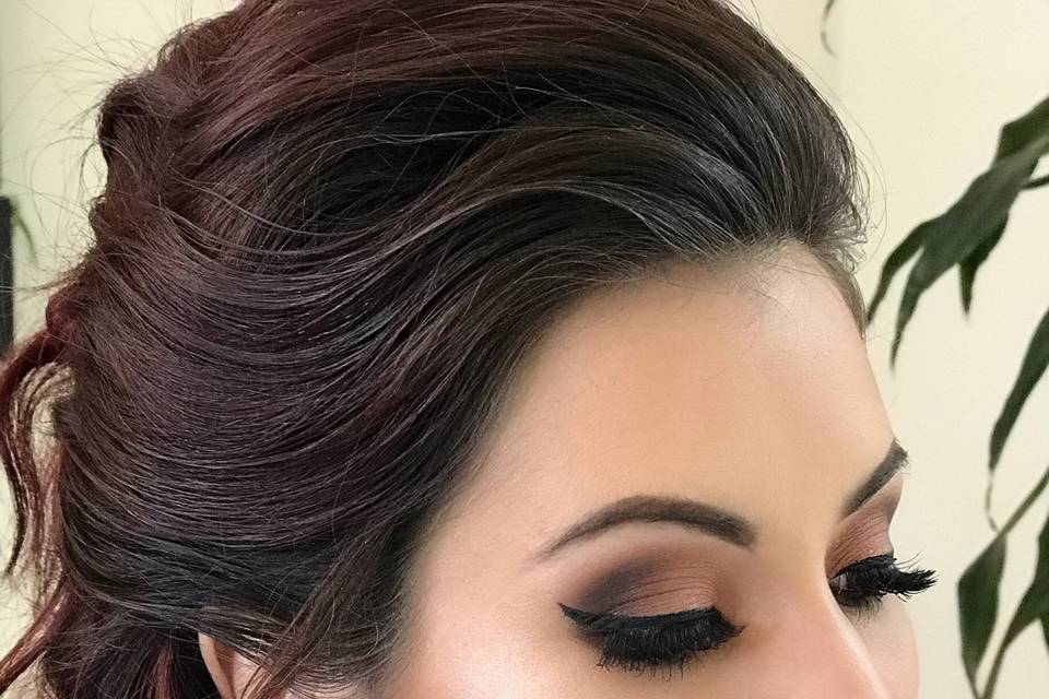 Peinado y maquillaje